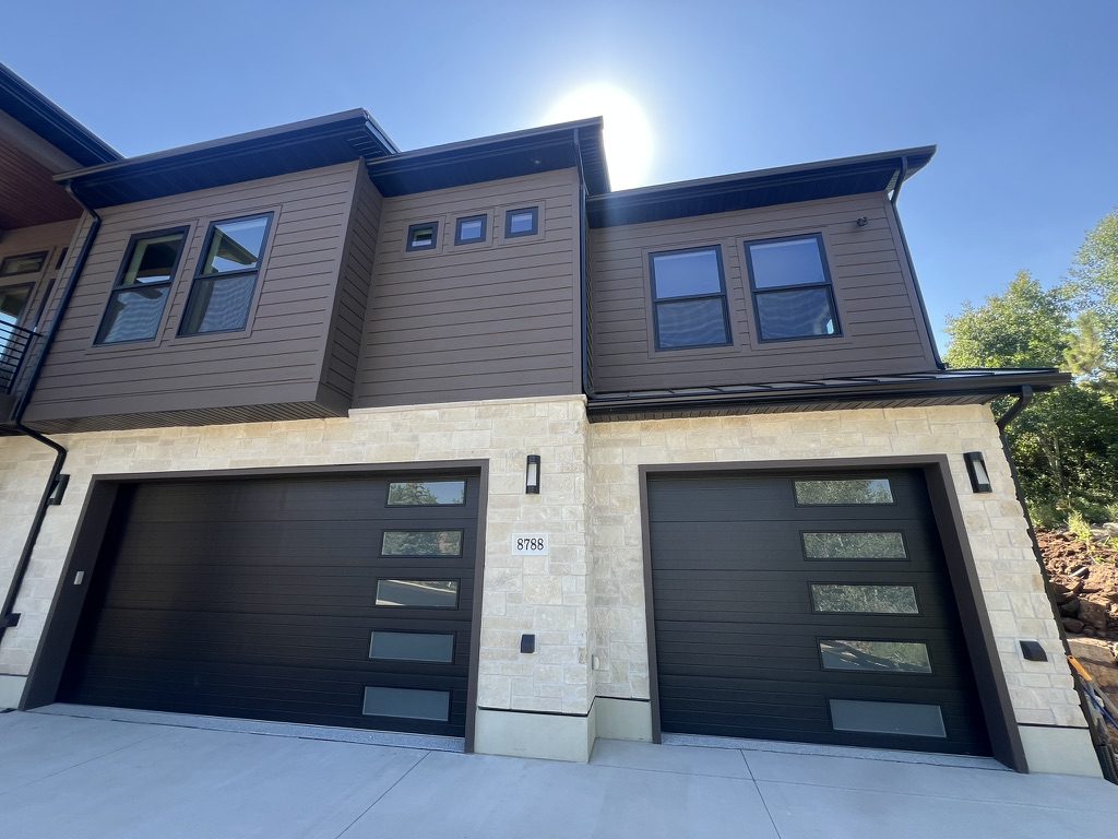 81DDC872-A02F-487B-8718-67EA0579F770_1_105_c Exterior electrical lighting in park city